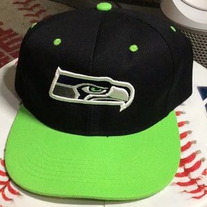 Seattle Seahawks Men’s 2-Tone SnapBack Hat Cap